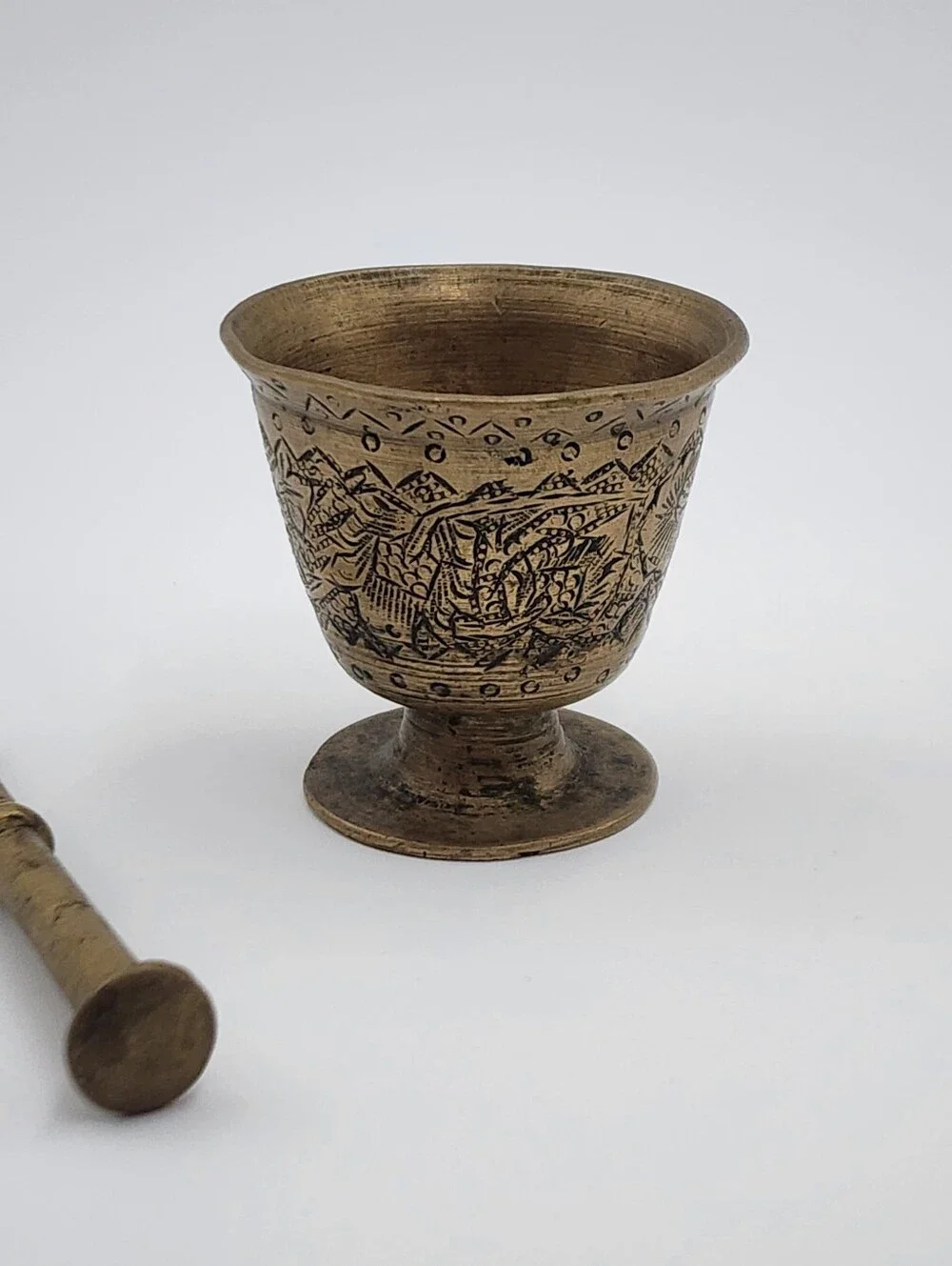 Antique Solid Brass Gold Etched Elegant Goblet Style Foot Base Mortar & Pestle